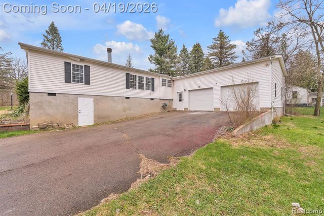 36085 Wick Road, Romulus, MI 48174