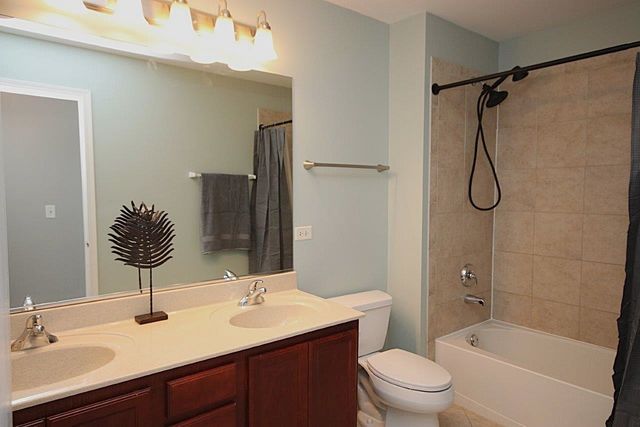 9668 Rainsford Drive, Huntley, IL 60142