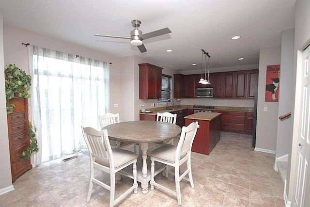 9668 Rainsford Drive, Huntley, IL 60142