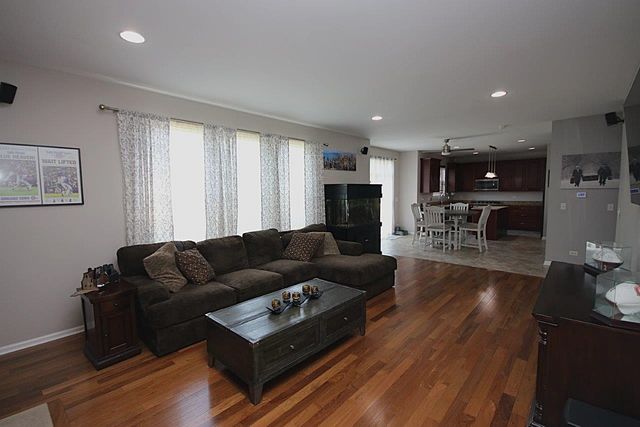 9668 Rainsford Drive, Huntley, IL 60142