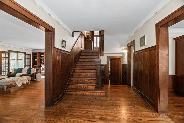 2528 Sheridan Road, Evanston, IL 60201