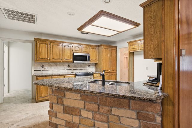 1312 Tiffany Lane, Commerce, TX 75428