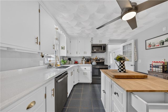 7 Englewood Road, Coventry, RI 02816