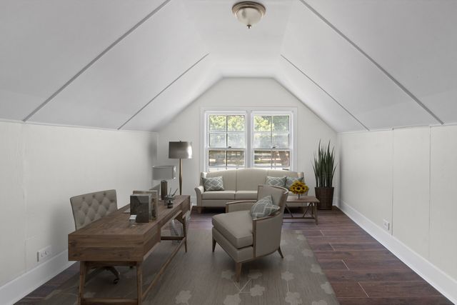 3011 N Oak Park Avenue, Chicago, IL 60634