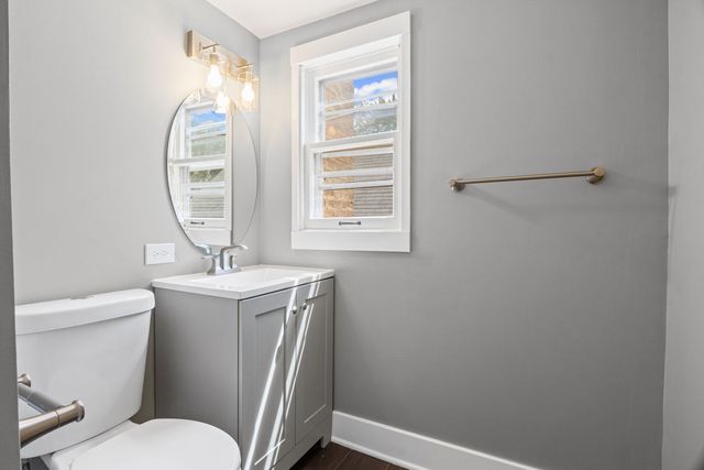 3011 N Oak Park Avenue, Chicago, IL 60634