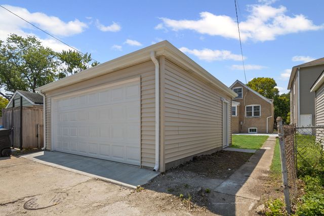 3011 N Oak Park Avenue, Chicago, IL 60634