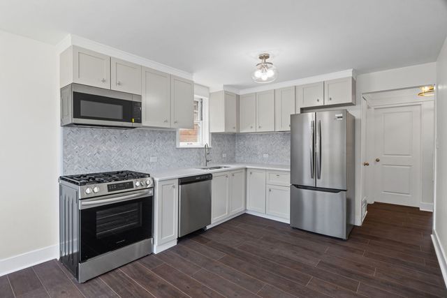 3011 N Oak Park Avenue, Chicago, IL 60634