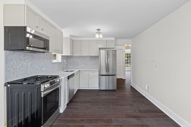 3011 N Oak Park Avenue, Chicago, IL 60634