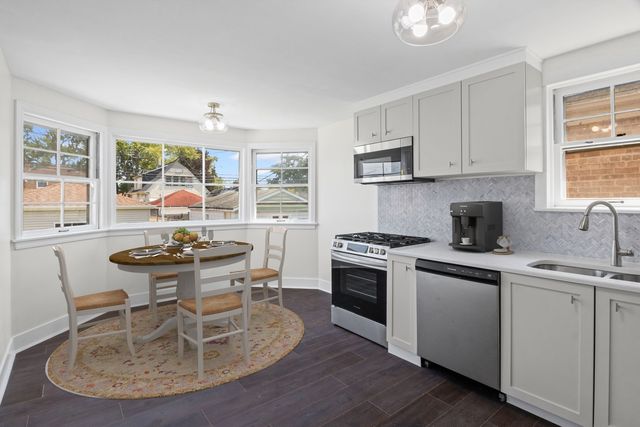 3011 N Oak Park Avenue, Chicago, IL 60634