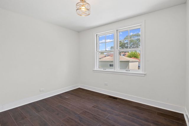 3011 N Oak Park Avenue, Chicago, IL 60634