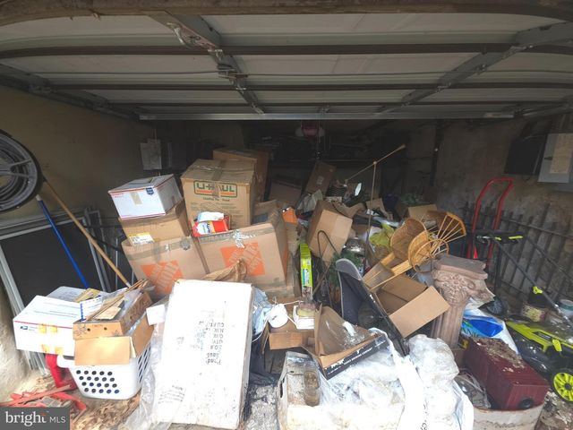 988 ALLENGROVE ST, Philadelphia, PA 19124