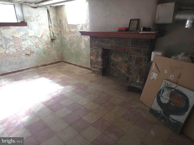 988 ALLENGROVE ST, Philadelphia, PA 19124