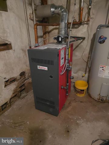 988 ALLENGROVE ST, Philadelphia, PA 19124