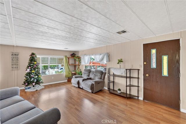 339 Altura Dr., Perris, CA 92570