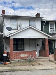 421 Freeland St, Beltzhoover, PA 15210