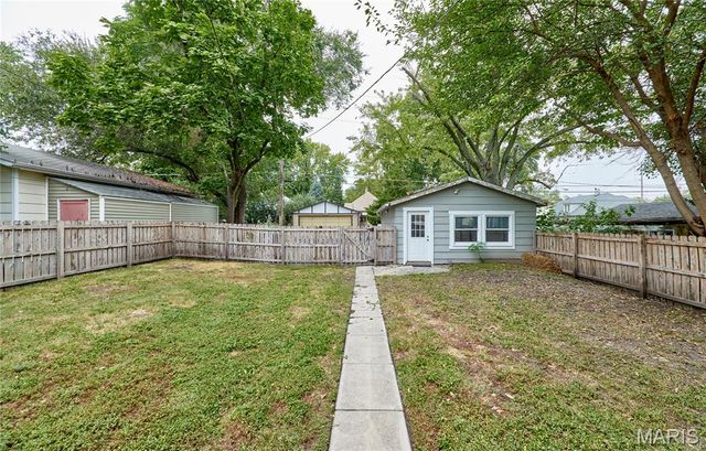 225 Houston Street, St Charles, MO 63301