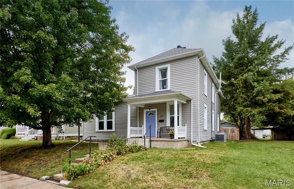 225 Houston Street, St Charles, MO 63301