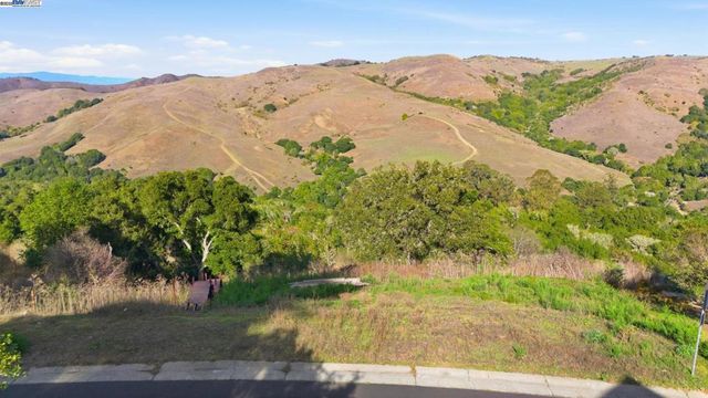 8421 Wildcat Dr, El Cerrito, CA 94530