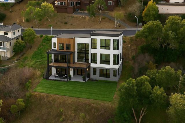 8421 Wildcat Dr, El Cerrito, CA 94530