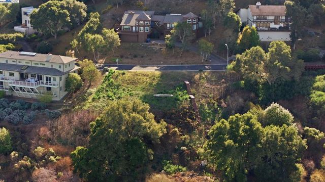 8421 Wildcat Dr, El Cerrito, CA 94530