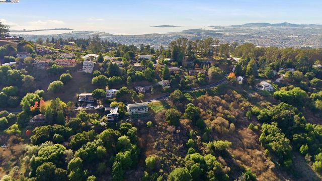 8421 Wildcat Dr, El Cerrito, CA 94530