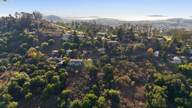 8421 Wildcat Dr, El Cerrito, CA 94530