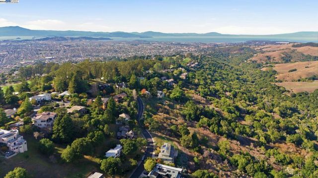 8421 Wildcat Dr, El Cerrito, CA 94530