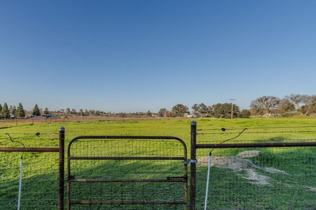 267 Breaker Way, Burson, CA 95225