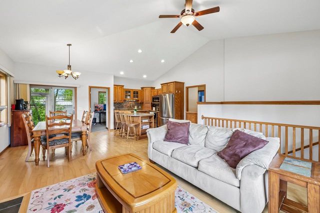 738 8th Street, Prairie Du Sac, WI 53578