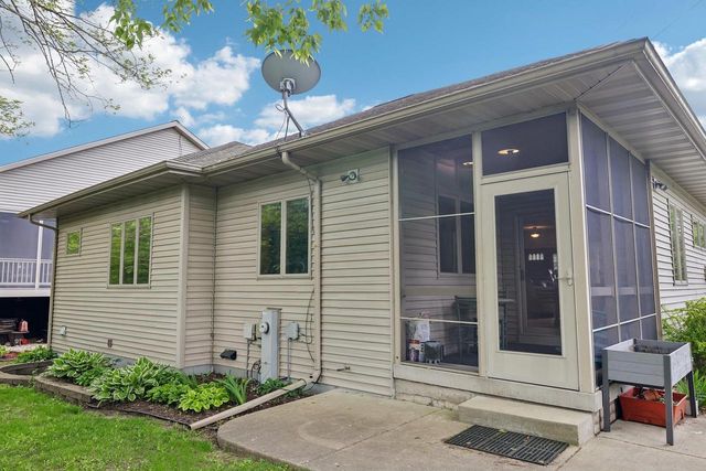 738 8th Street, Prairie Du Sac, WI 53578