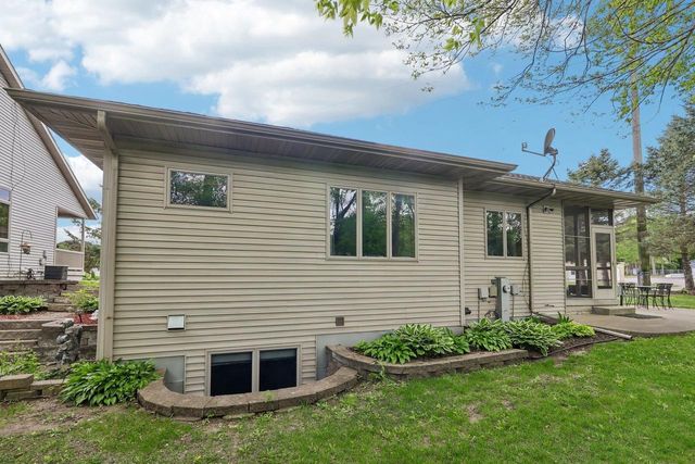 738 8th Street, Prairie Du Sac, WI 53578