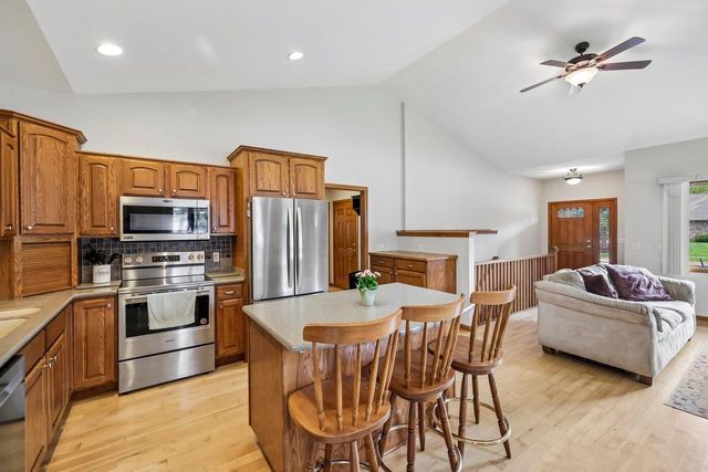 738 8th Street, Prairie Du Sac, WI 53578