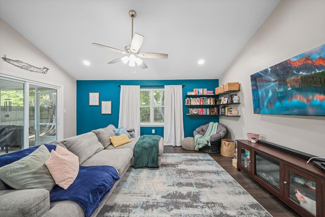 39 9th Street, Shalimar, FL 32579