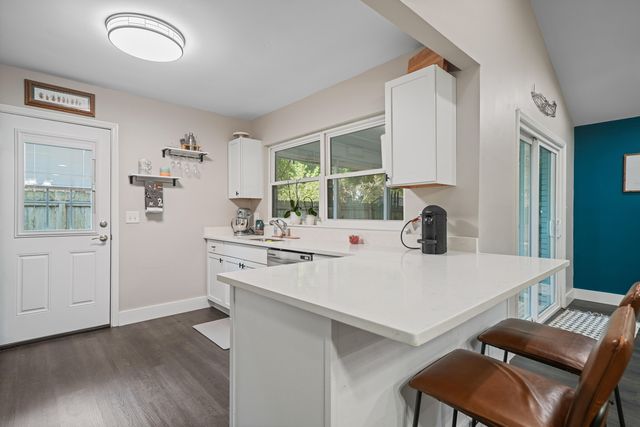 39 9th Street, Shalimar, FL 32579