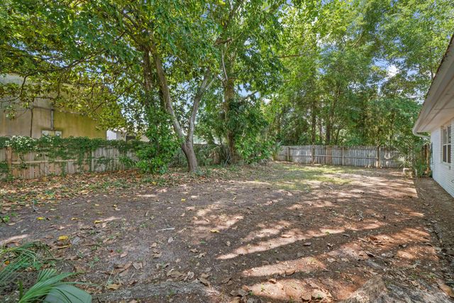 39 9th Street, Shalimar, FL 32579