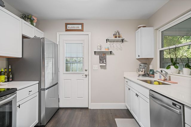 39 9th Street, Shalimar, FL 32579