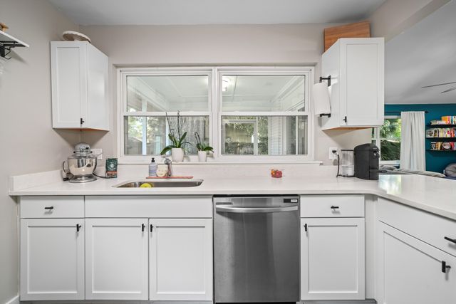39 9th Street, Shalimar, FL 32579