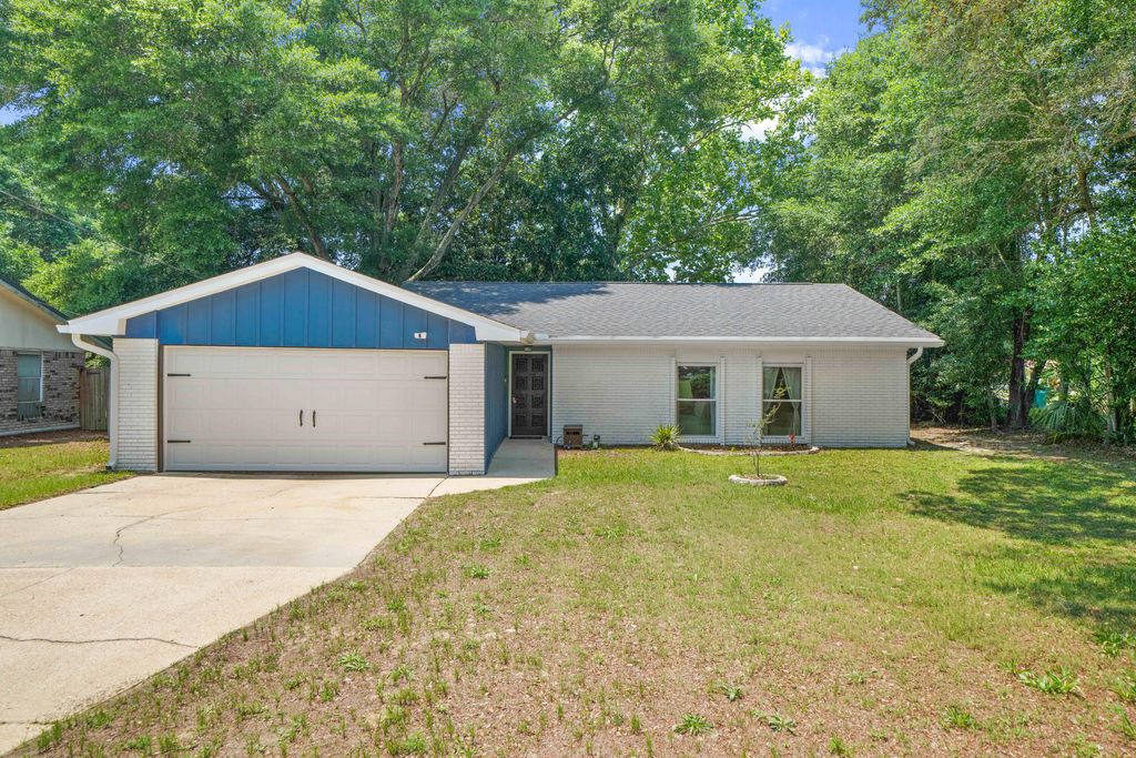 39 9th Street, Shalimar, FL 32579