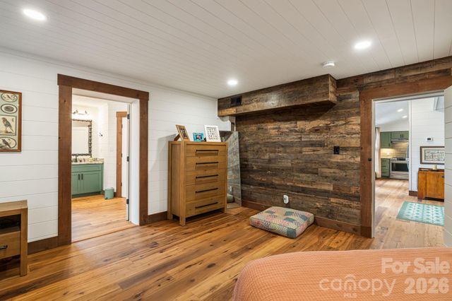 42 Cranford Road, Asheville, NC 28806