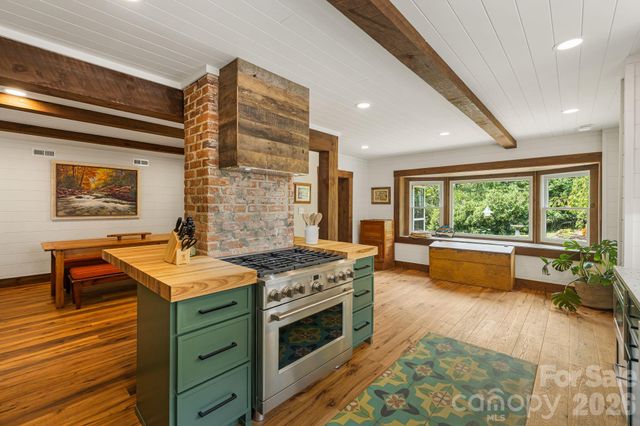 42 Cranford Road, Asheville, NC 28806