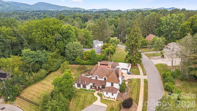 42 Cranford Road, Asheville, NC 28806