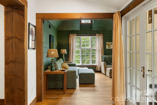 42 Cranford Road, Asheville, NC 28806