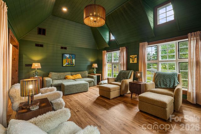 42 Cranford Road, Asheville, NC 28806
