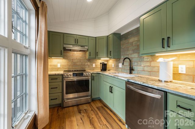 42 Cranford Road, Asheville, NC 28806