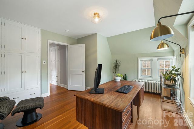 42 Cranford Road, Asheville, NC 28806