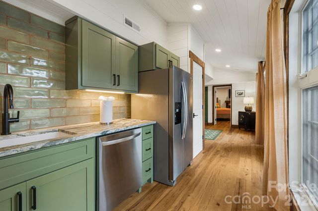 42 Cranford Road, Asheville, NC 28806