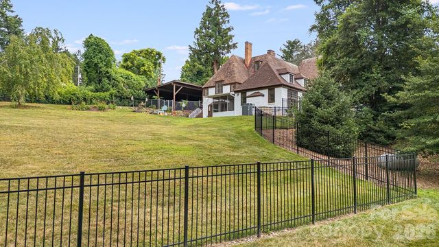 42 Cranford Road, Asheville, NC 28806