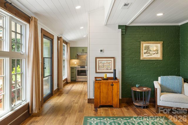 42 Cranford Road, Asheville, NC 28806
