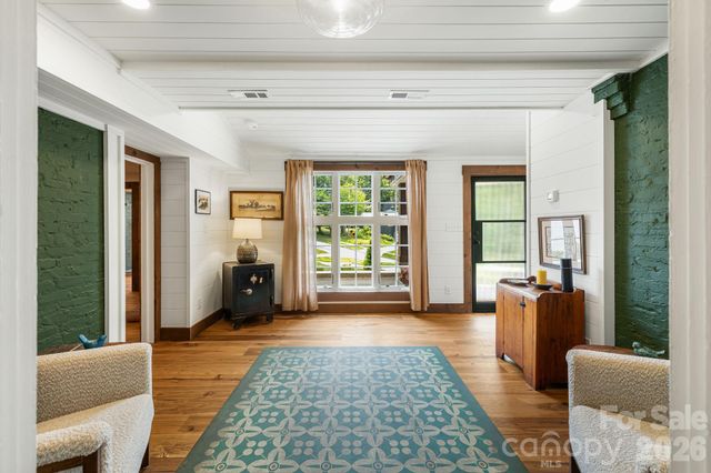 42 Cranford Road, Asheville, NC 28806