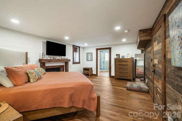 42 Cranford Road, Asheville, NC 28806